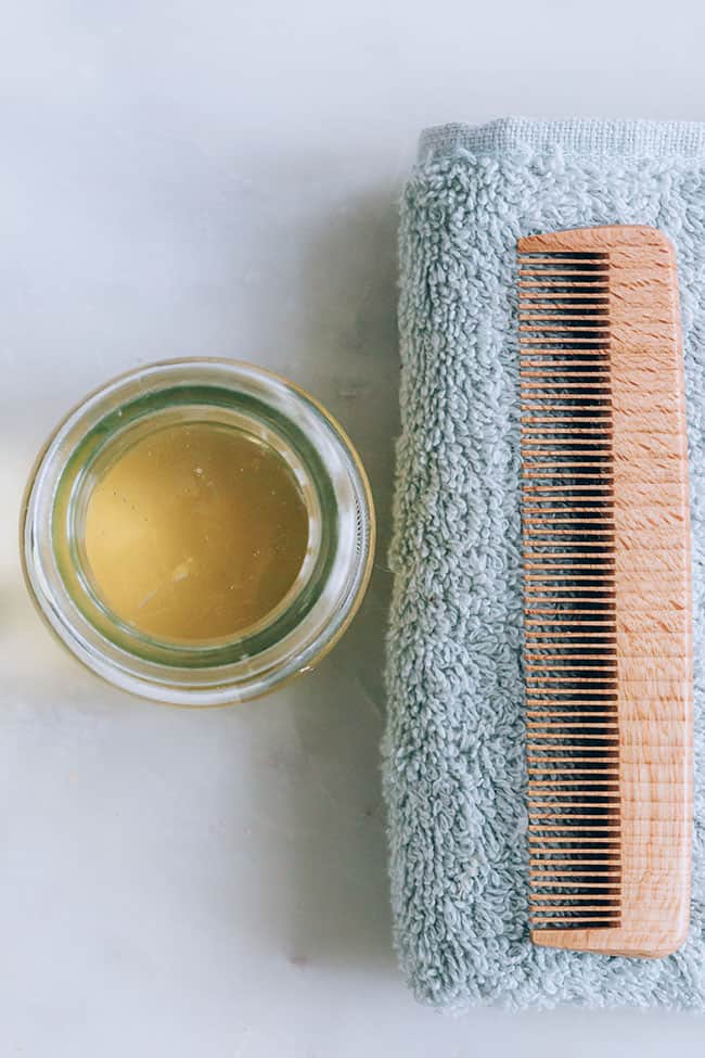 Ways to make an apple cider vinegar hair rinse