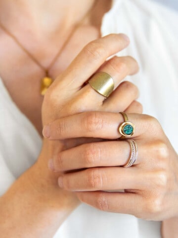 How to make homemade jewelry cleaner - 2 easy recipes