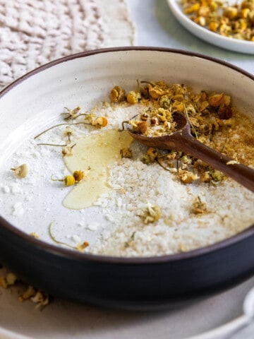 How to make a rice flour face scrub