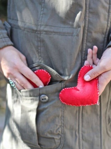 felt heart handwarmers
