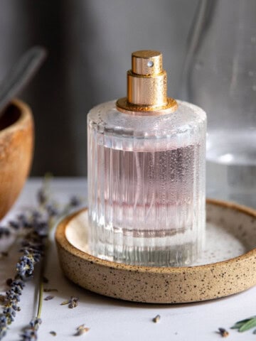 Ways to make homemade lavender perfume with essential oils