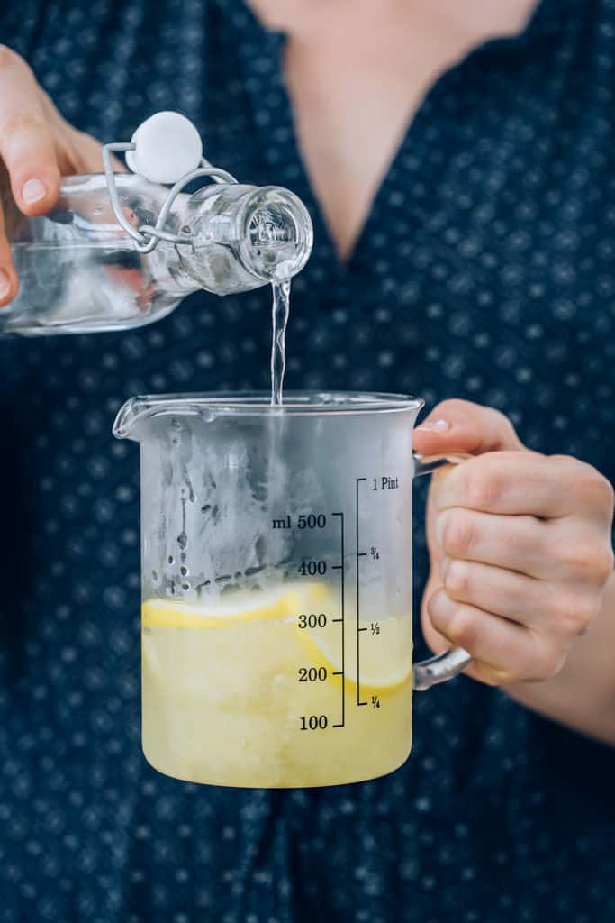 Benefits of lemon water in the morning