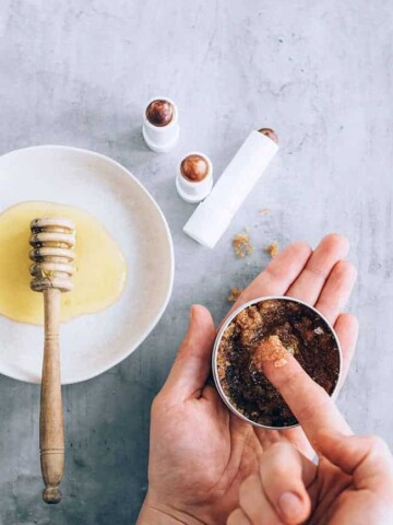 Chocolate Lip Polish Recipe