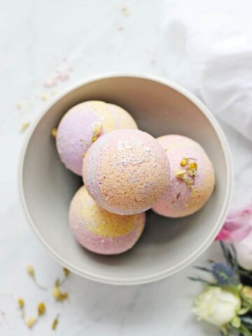 Coconut Oil Bath Bombs