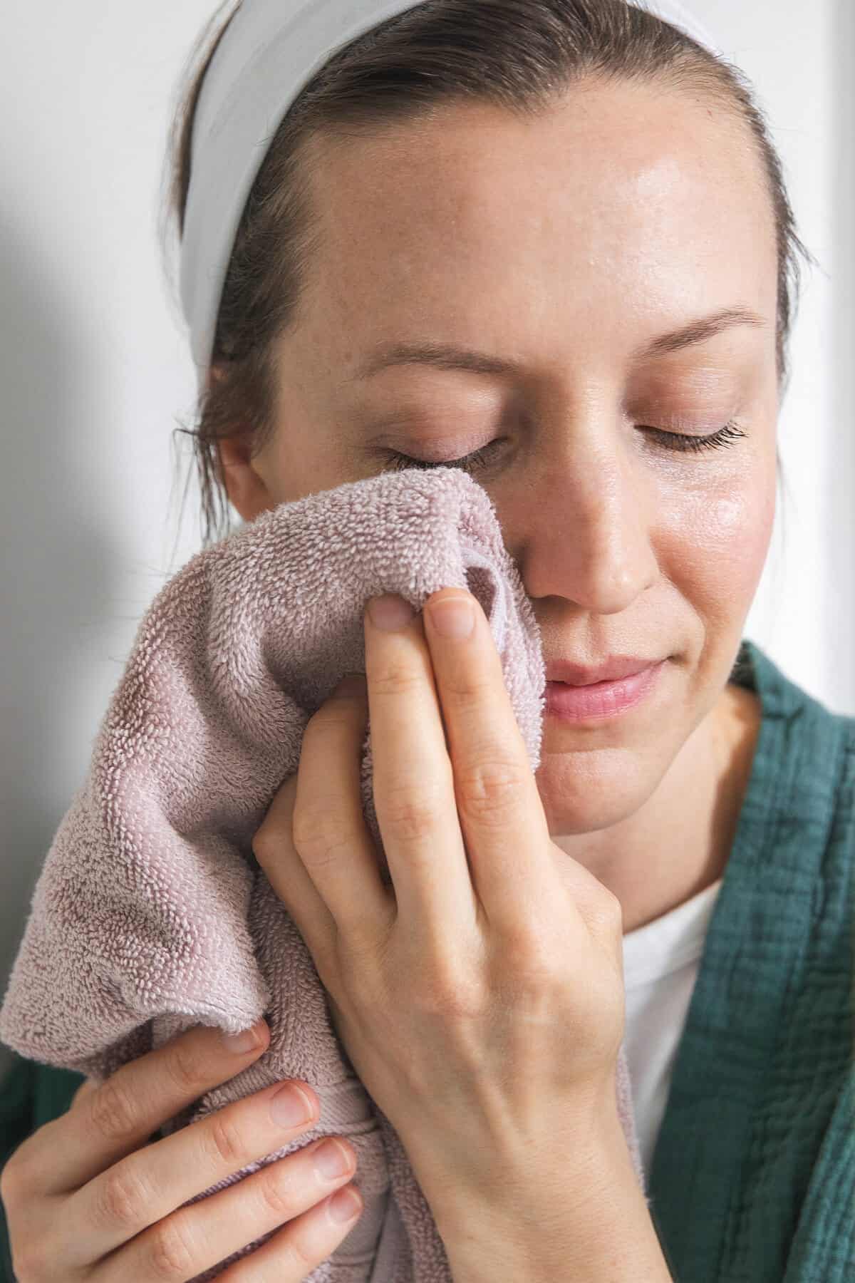 Rinse off eye mask and pat dry