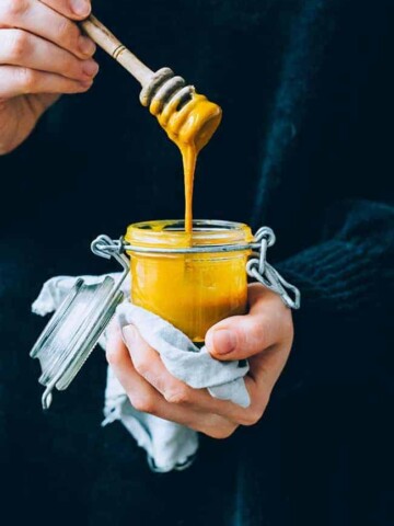 Transfer turmeric honey to a jar