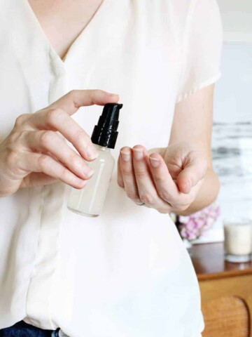 How to make homemade hand sanitizer with essential oils