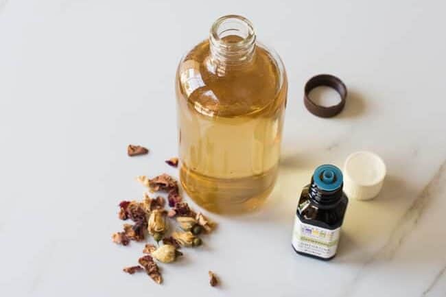 Geranium essential oil for women's health 