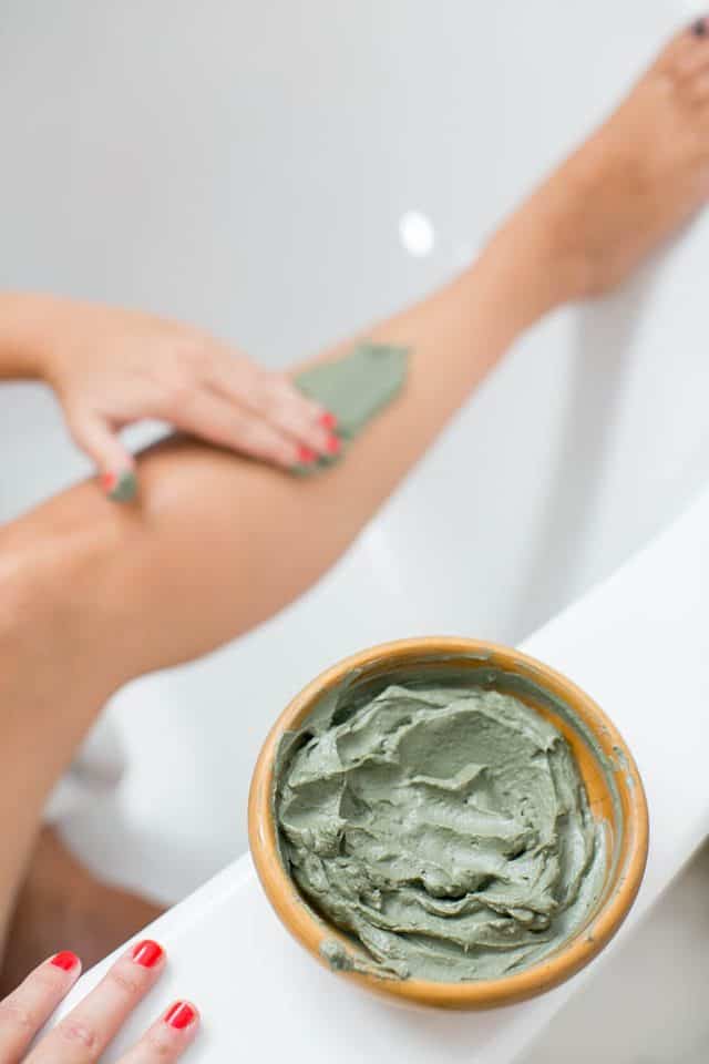 Applying Seaweed Body Wrap | Homemade Glow